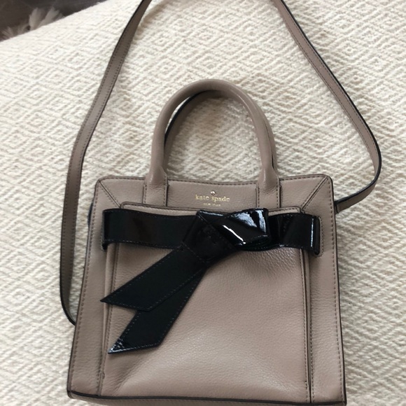 kate spade Handbags - Kate Spade small crossbody